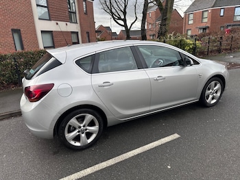 Used Vauxhall Astra 2010 for sale - 77522308: Photo