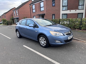 Vauxhall - Astra