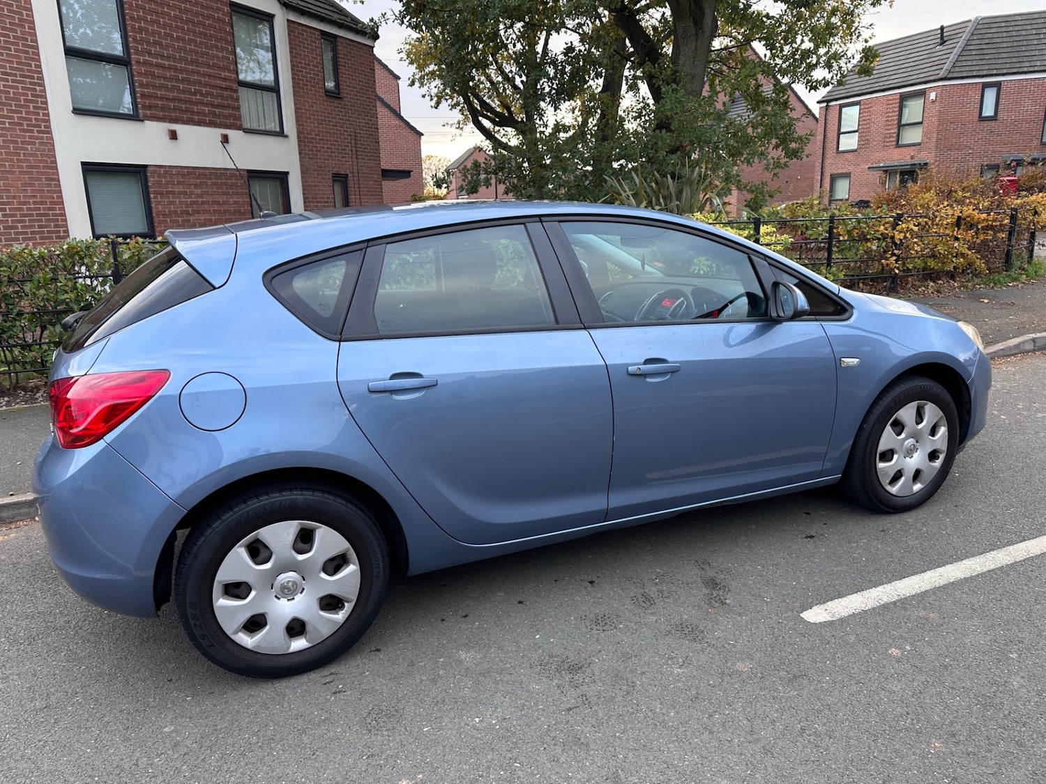 Used Vauxhall Astra 2010 for sale - 76385655: Photo 6