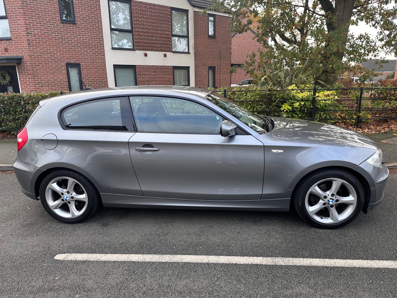 Used BMW 1 Series 2009 for sale - 76507870: Photo 1