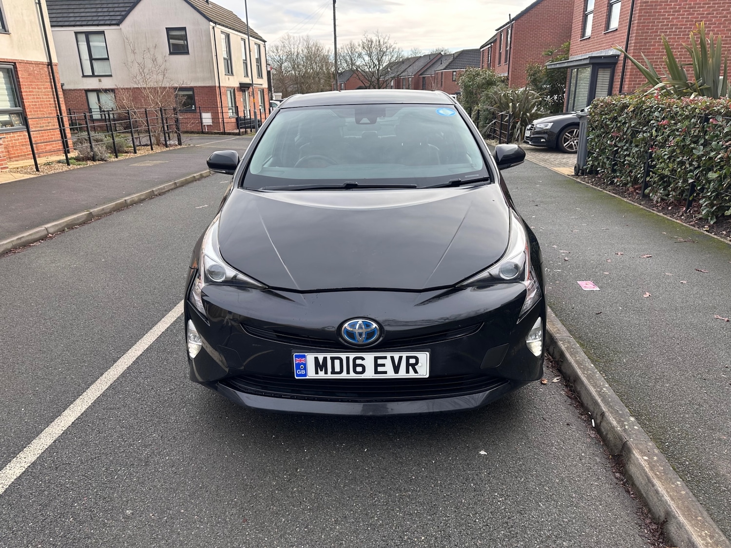 Used Toyota Prius 2016 for sale - 77248230: Photo 2