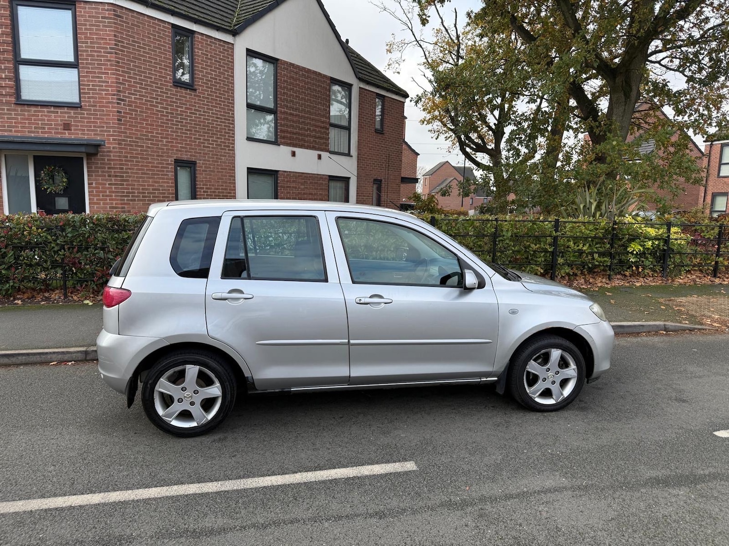 Used Mazda Mazda2 2005 for sale - 76508082: Photo 2
