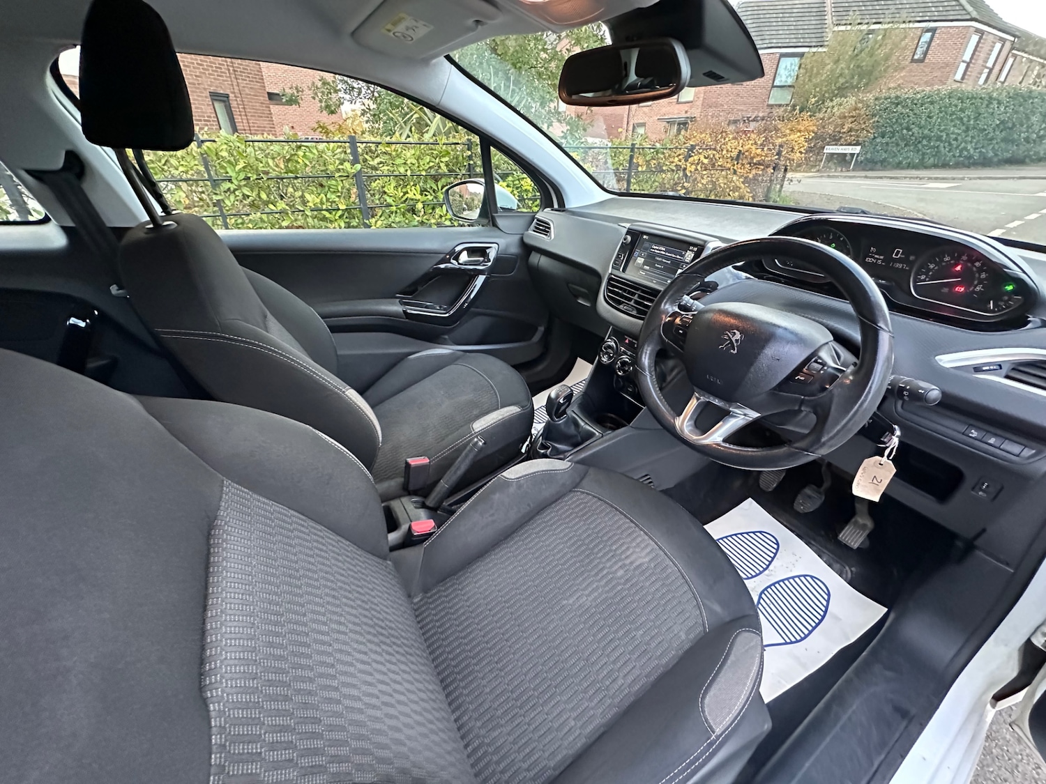 Used Peugeot 208 2015 for sale - 76384943: Photo 14