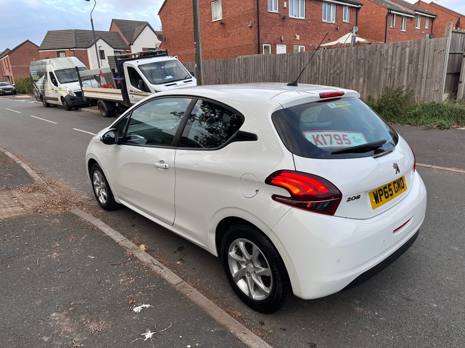 Used Peugeot 208 2015 for sale - 76384943: Photo 16