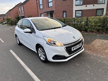 Peugeot - 208
