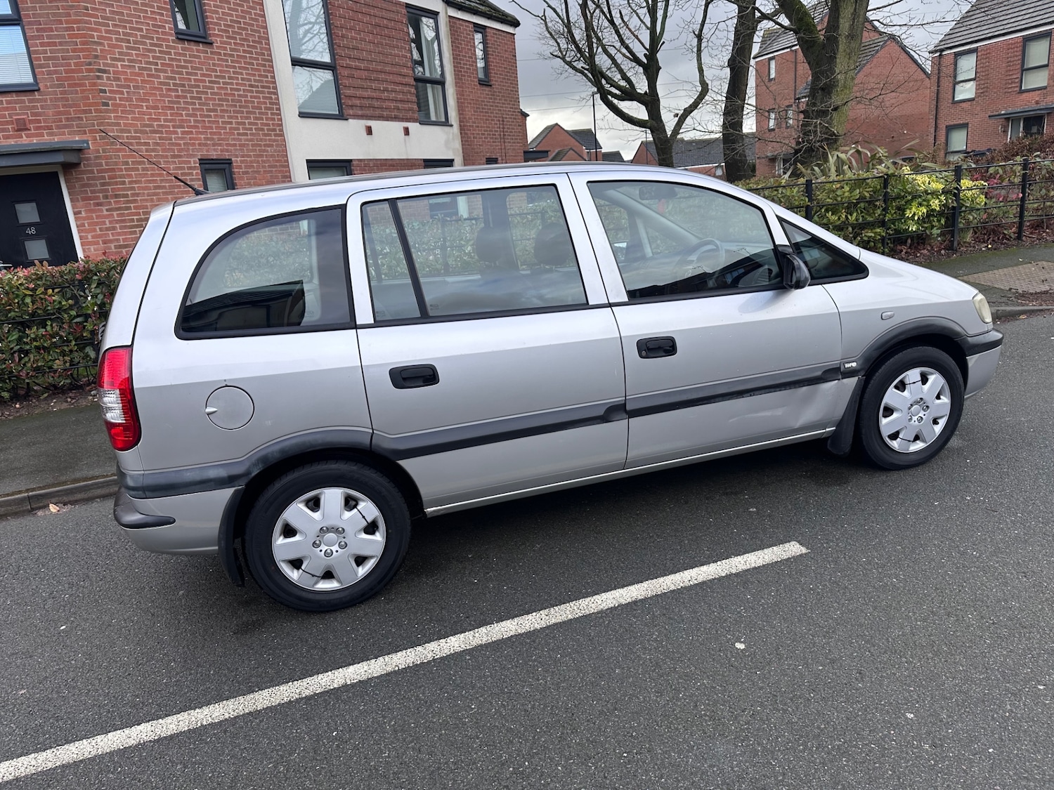 Used Vauxhall Zafira 2004 for sale - 77522381: Photo 2