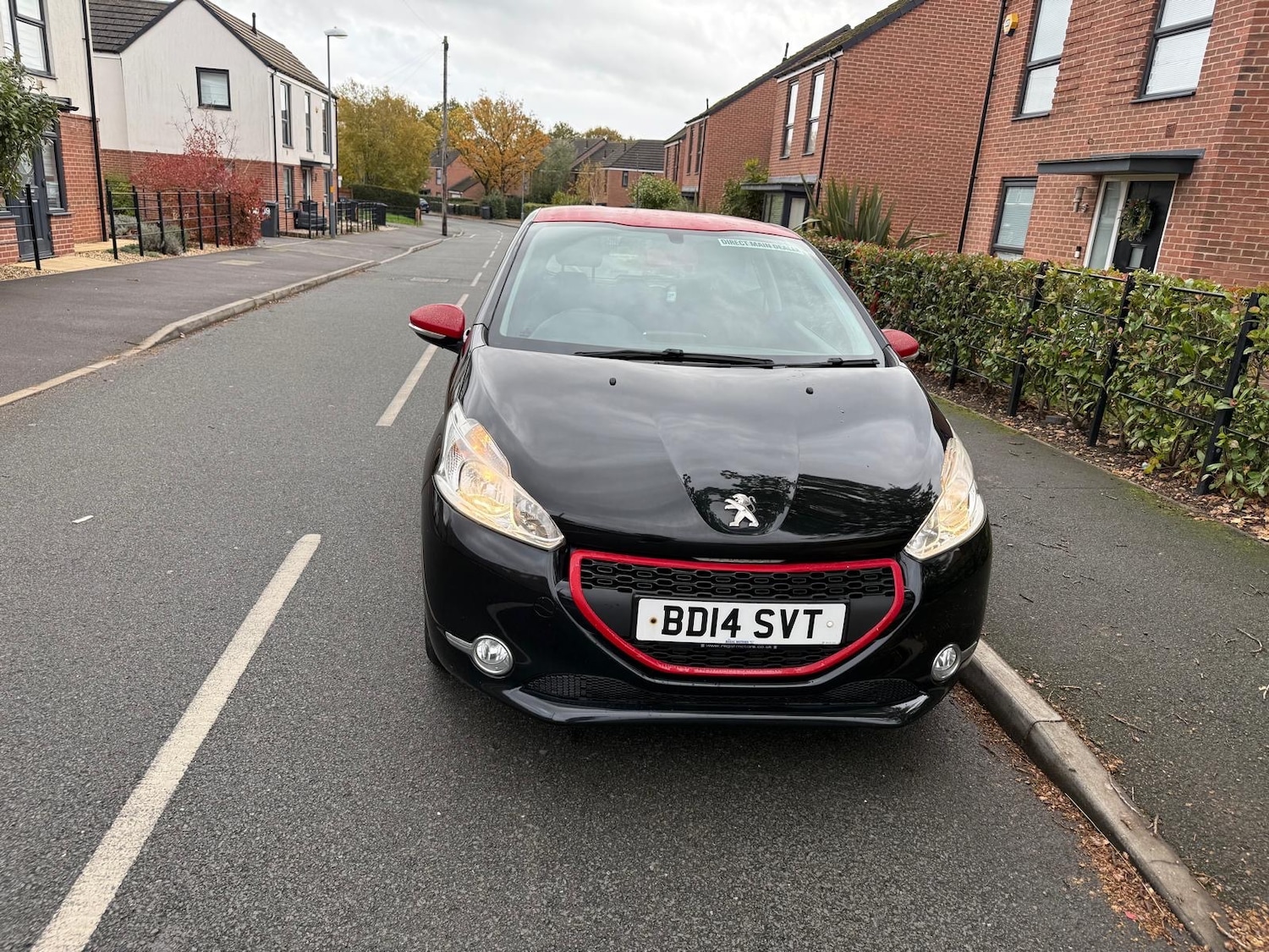 Used Peugeot 208 2014 for sale - 76428632: Photo 2