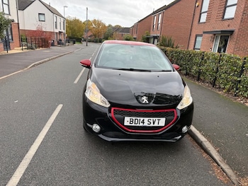 Used Peugeot 208 2014 for sale - 76428632: Photo