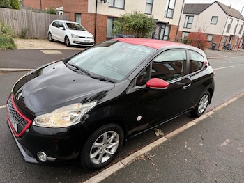 Used Peugeot 208 2014 for sale - 76428632: Photo