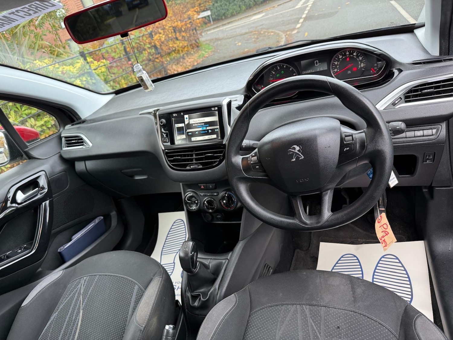 Used Peugeot 208 2014 for sale - 76428632: Photo 8