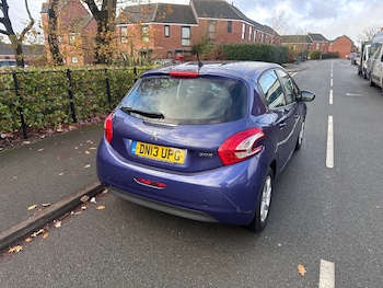 Used Peugeot 208 2013 for sale - 76845626: Photo