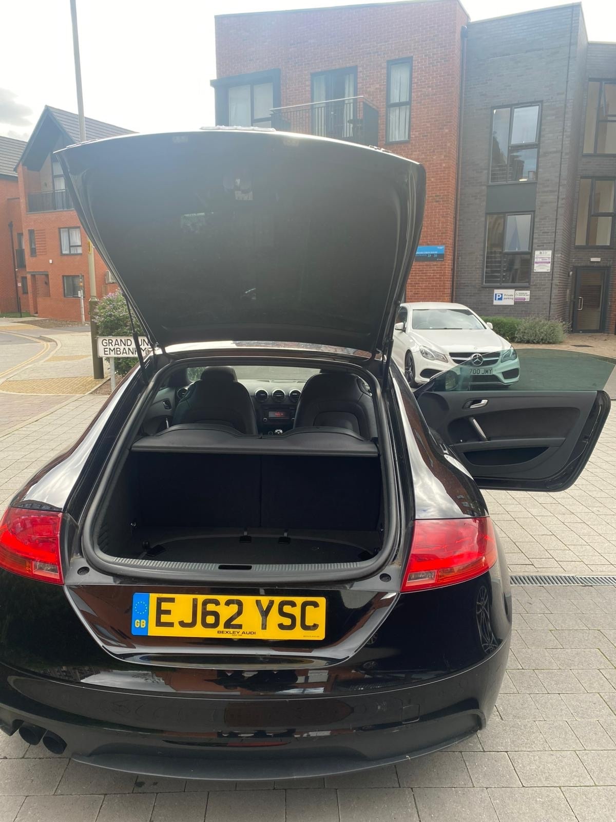 Used Audi TT 2012 for sale - 76942726: Photo 3