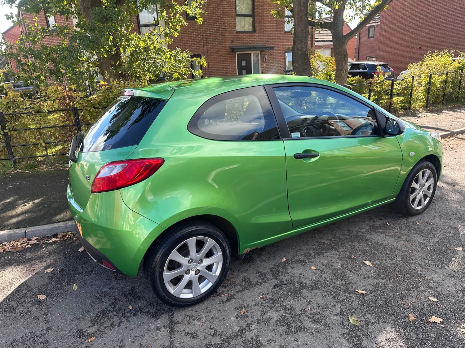 Used Mazda Mazda2 2010 for sale - 76831717: Photo 2