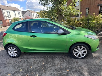 Used Mazda Mazda2 2010 for sale - 76831717: Photo