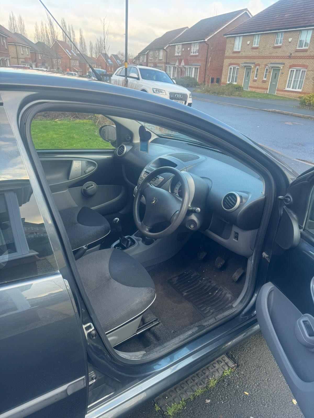 Used Peugeot 107 2010 for sale - 77459760: Photo 4