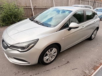 Used Vauxhall Astra 2017 for sale - 79442620: Photo