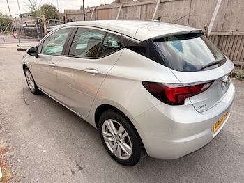Used Vauxhall Astra 2017 for sale - 79442620: Photo