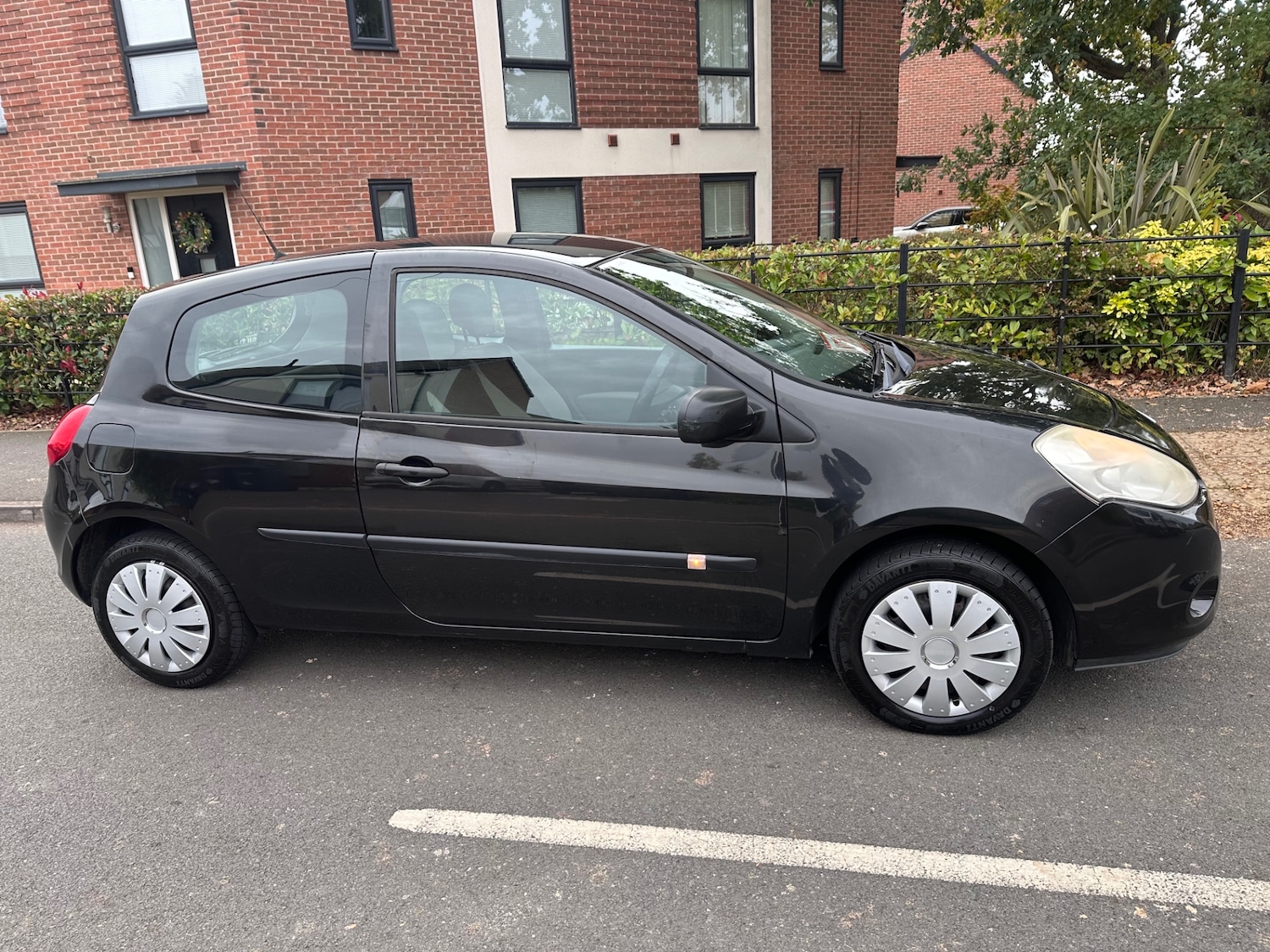 Used Renault Clio 2010 for sale - 76365200: Photo 12