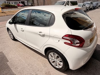 Used Peugeot 208 2014 for sale - 79636318: Photo