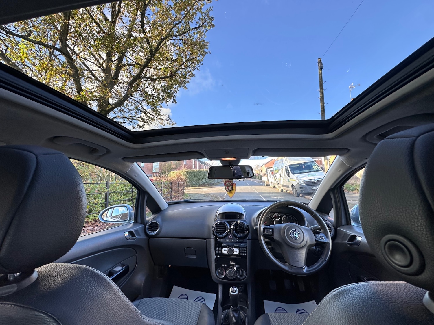 Used Vauxhall Corsa 2009 for sale - 76671717: Photo 3