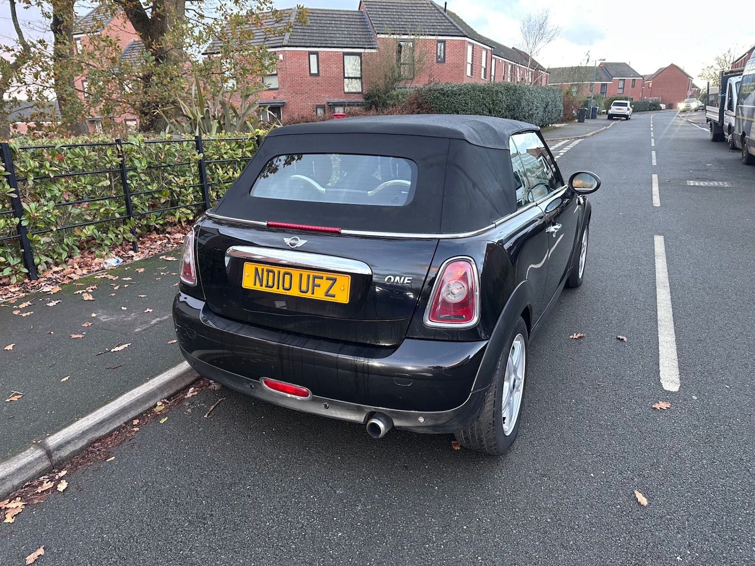 Used MINI Convertible 2010 for sale - 76671157: Photo 11