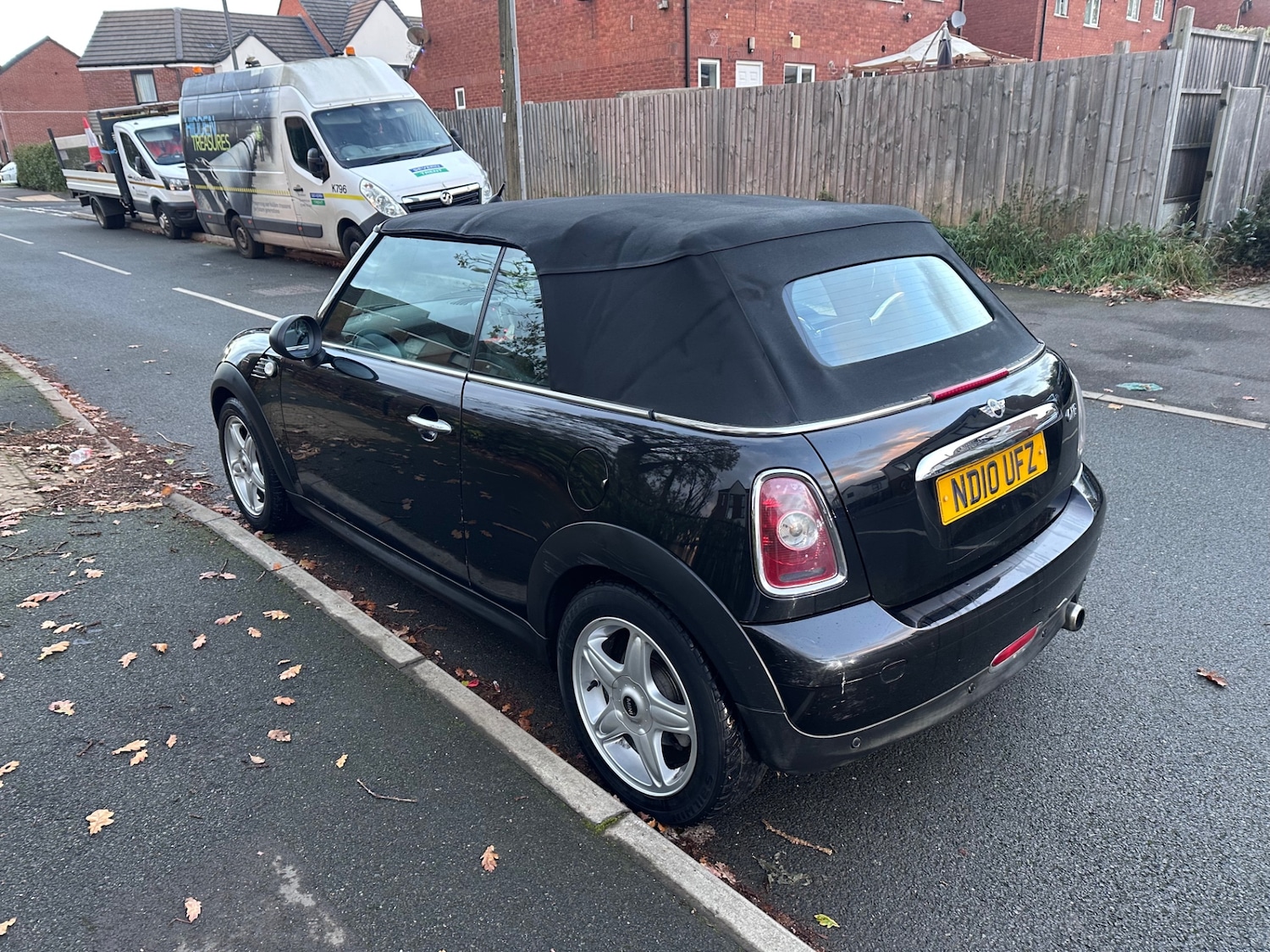 Used MINI Convertible 2010 for sale - 76671157: Photo 13