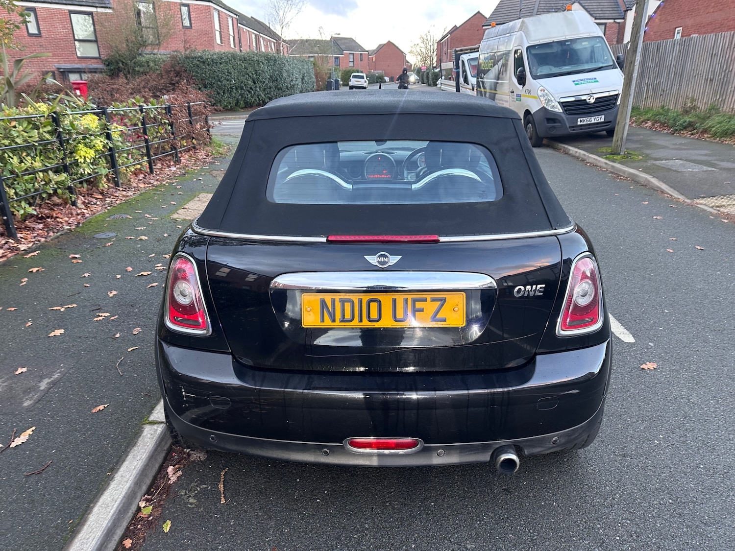 Used MINI Convertible 2010 for sale - 76671157: Photo 14