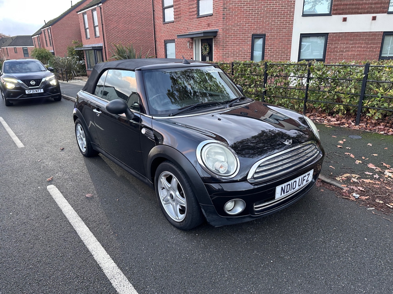 Used MINI Convertible 2010 for sale - 76671157: Photo 3