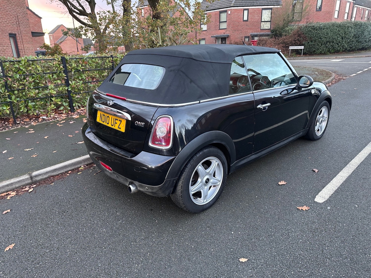 Used MINI Convertible 2010 for sale - 76671157: Photo 7