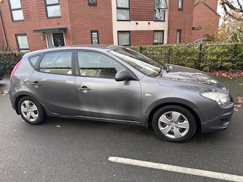 Used Hyundai i30 2010 for sale - 76848871: Photo