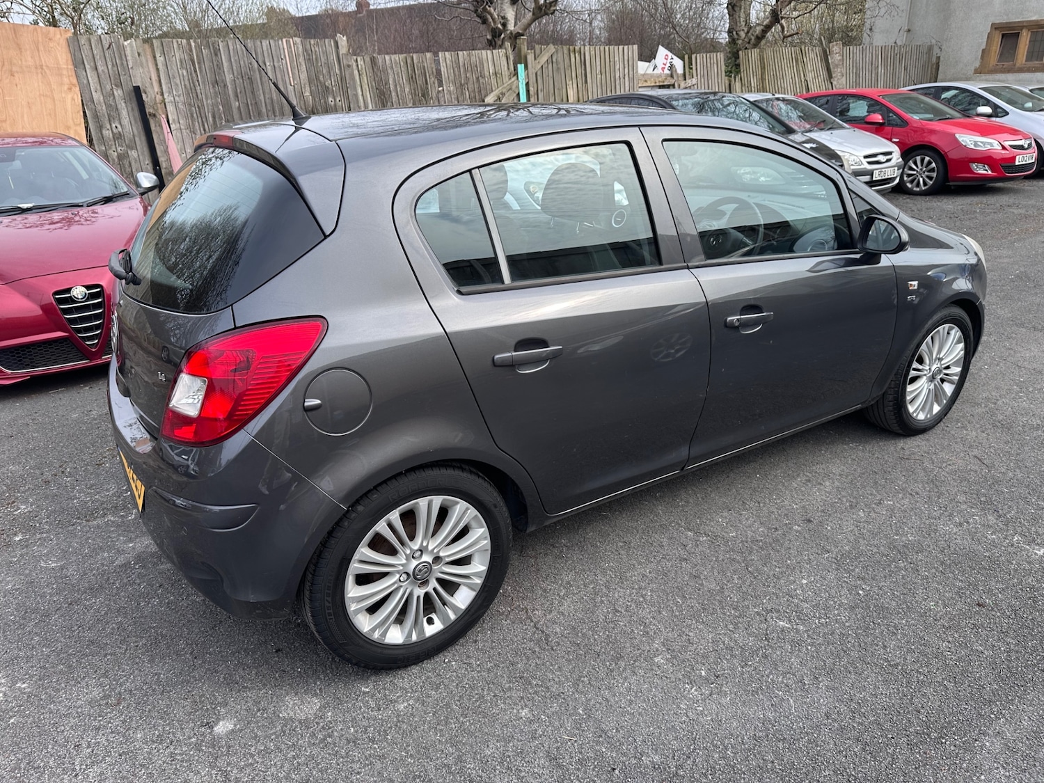 Used Vauxhall Corsa 2011 for sale - 77981963: Photo 3