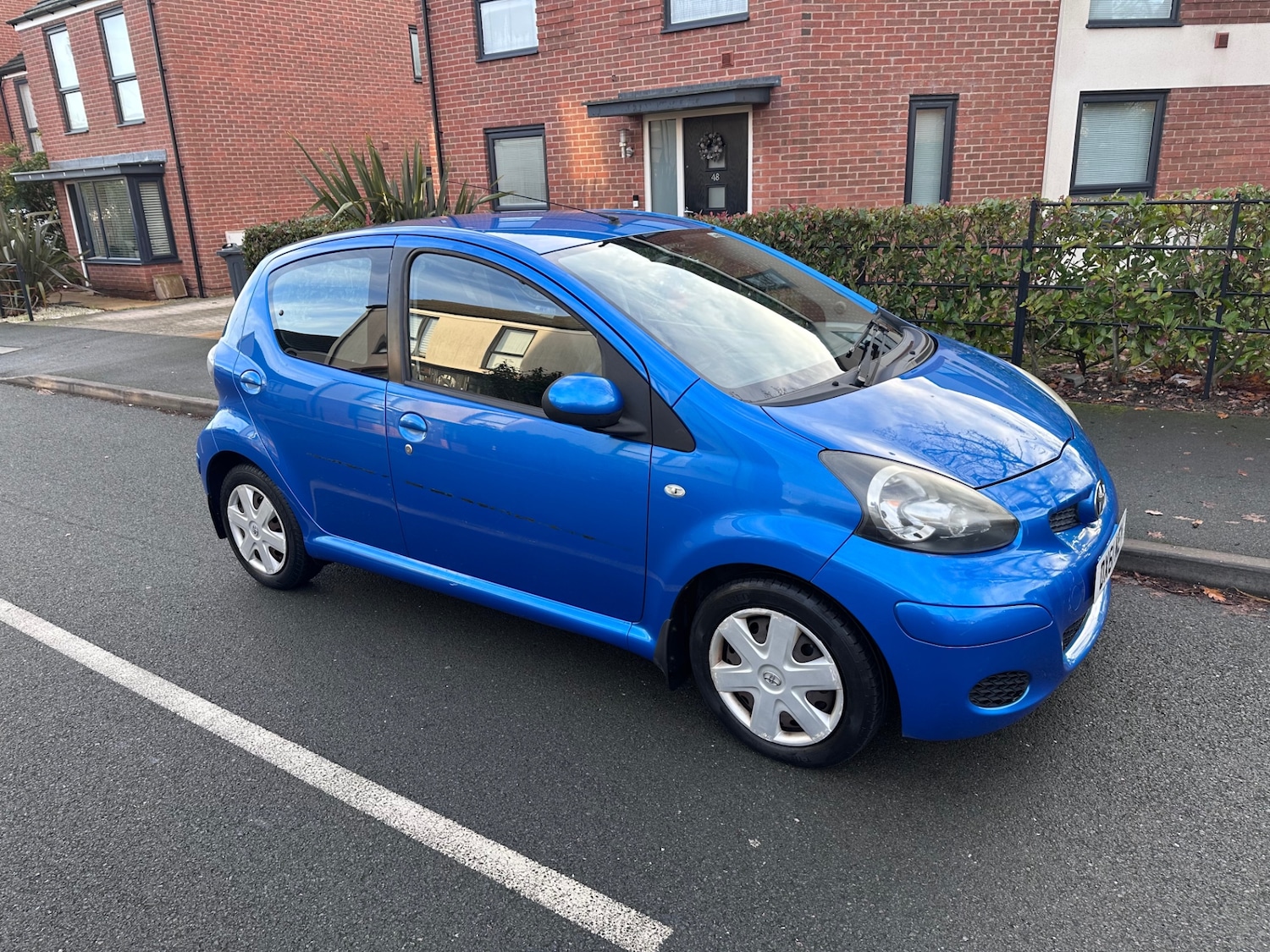 Used Toyota AYGO 2011 for sale - 76940239: Photo 1