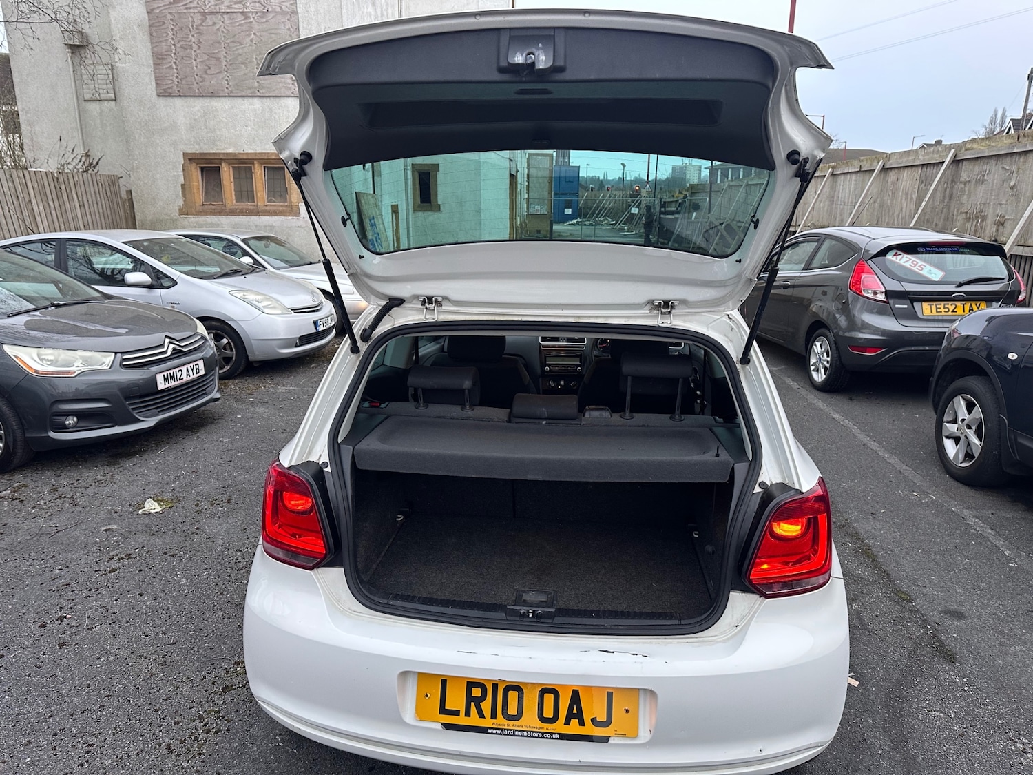 Used Volkswagen Polo 2010 for sale - 77809240: Photo 11