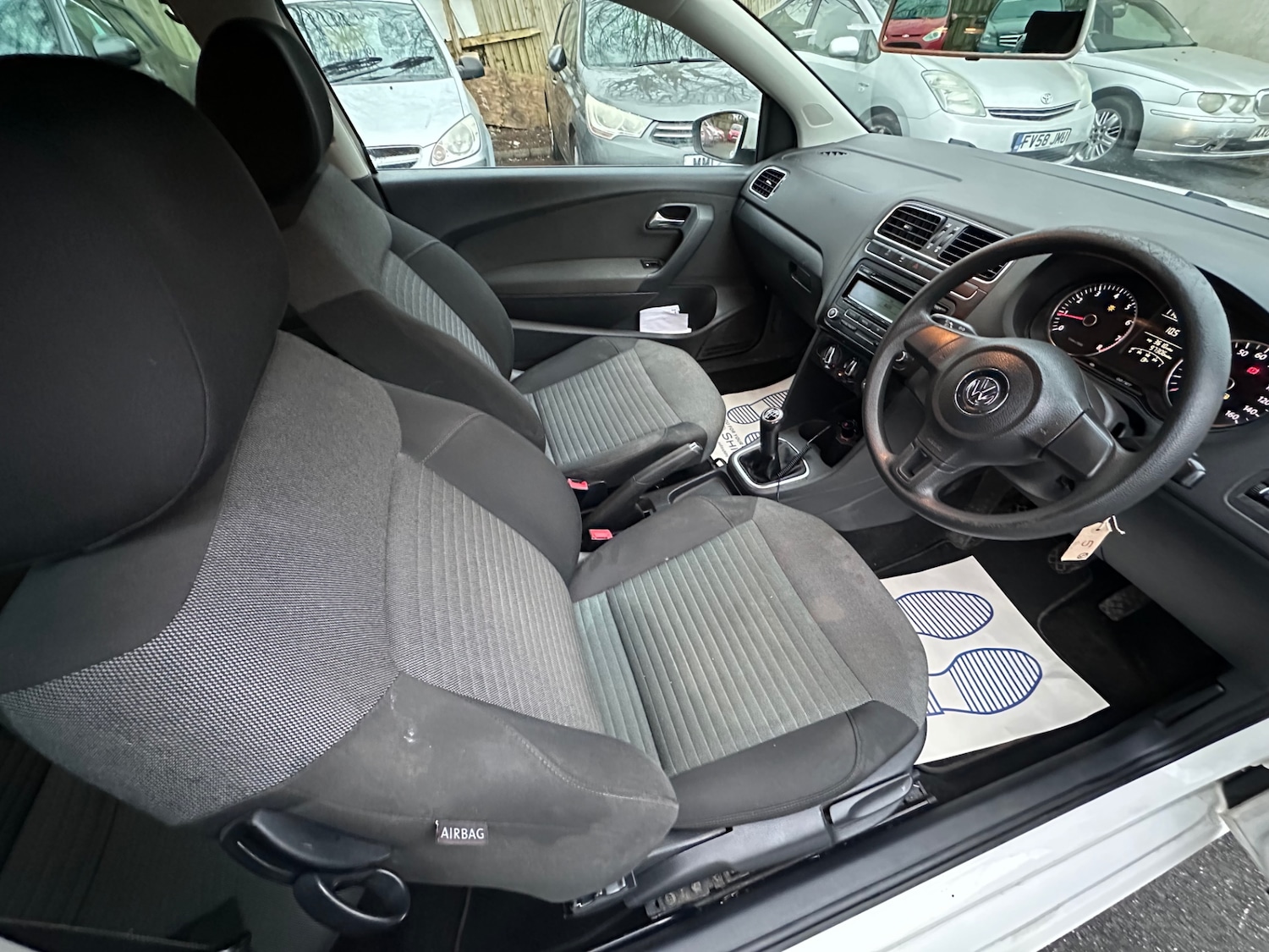 Used Volkswagen Polo 2010 for sale - 77809240: Photo 9