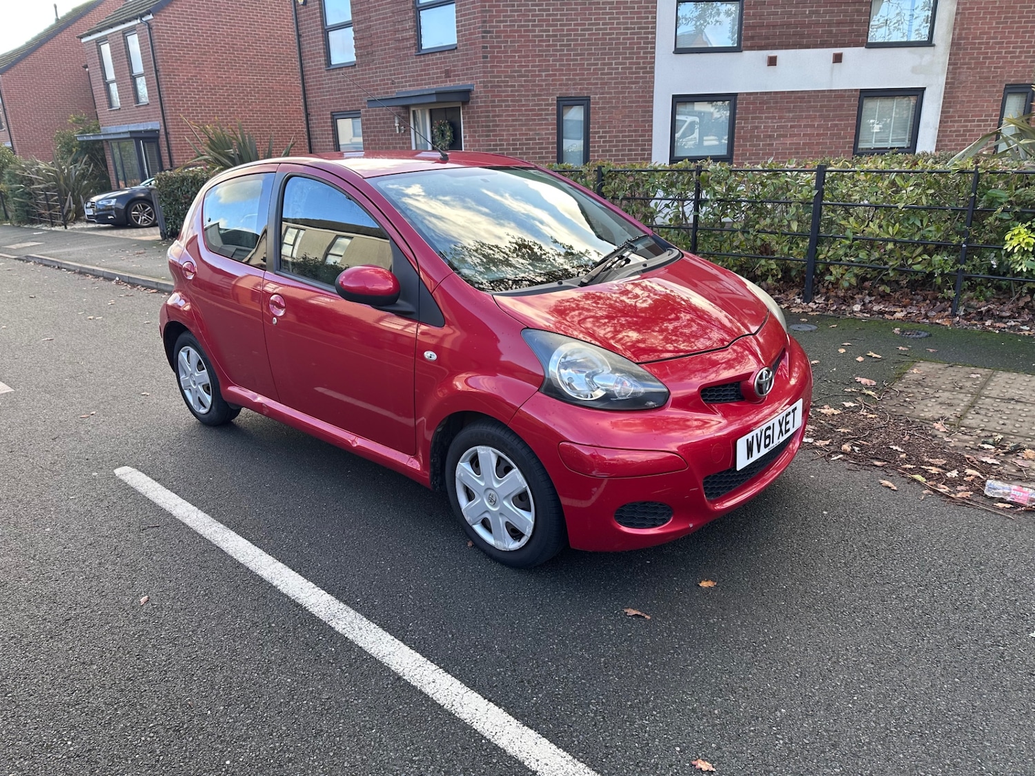 Used Toyota AYGO 2011 for sale - 76671722: Photo 2