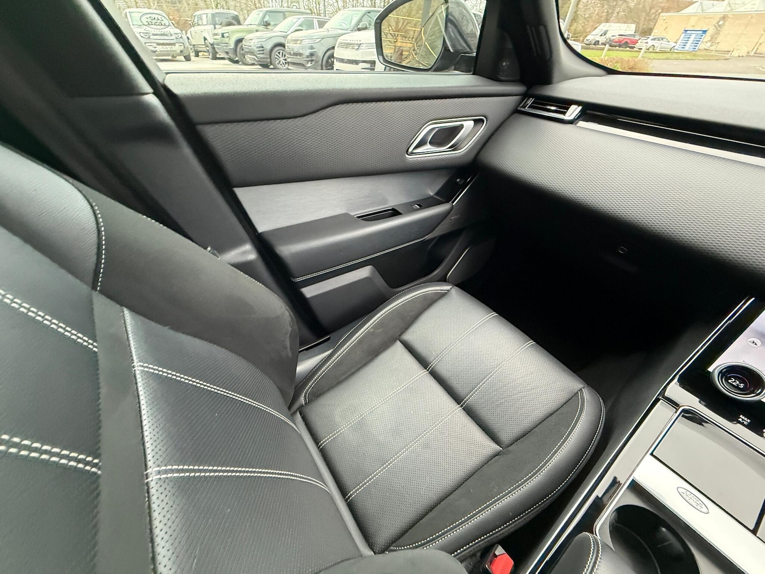 Used Land Rover Range Rover Velar 2019 for sale - 76952326: Photo 13