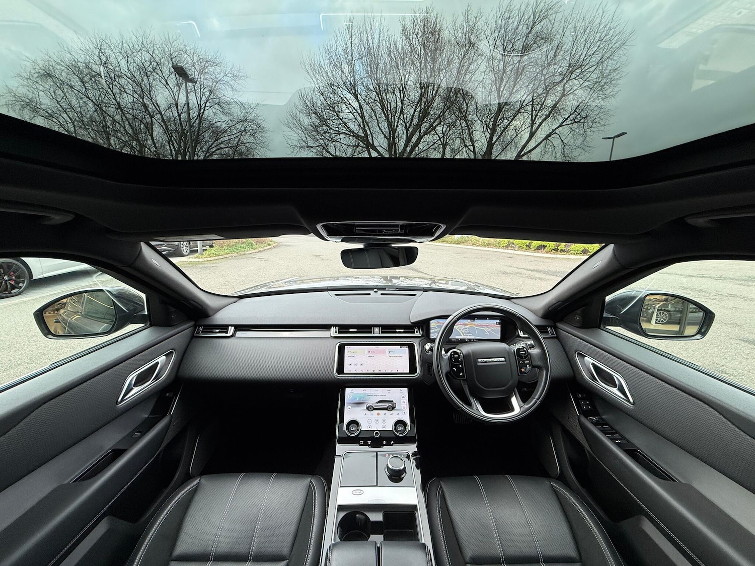 Used Land Rover Range Rover Velar 2019 for sale - 76952326: Photo 3