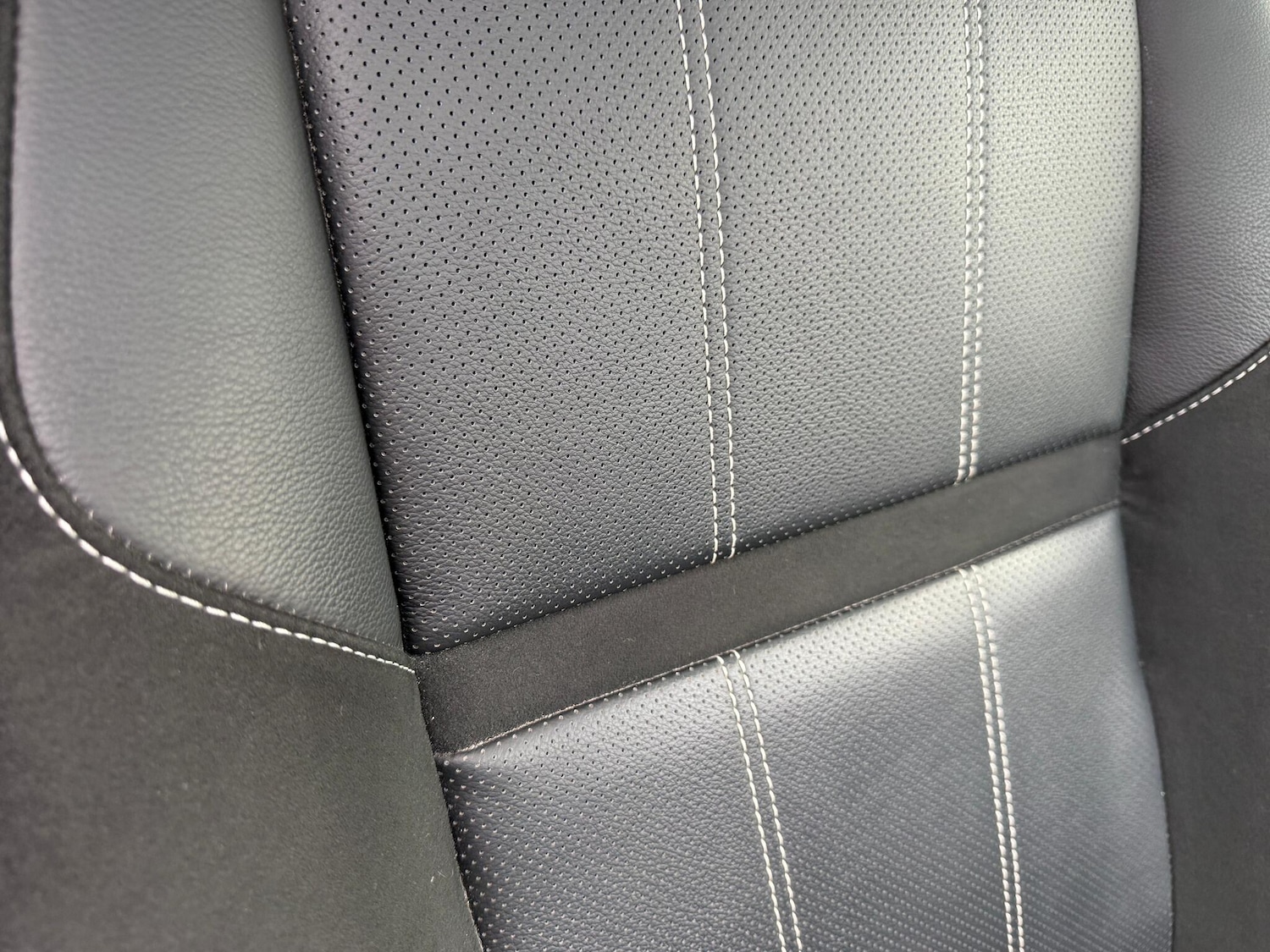 Used Land Rover Range Rover Velar 2019 for sale - 76952326: Photo 34