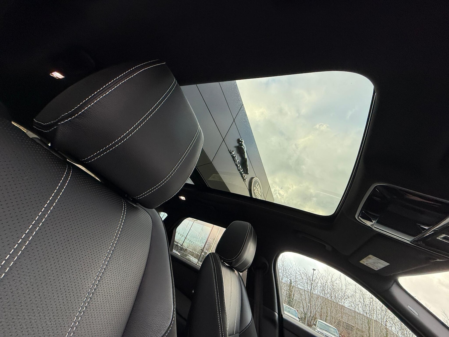 Used Land Rover Range Rover Velar 2019 for sale - 76952326: Photo 35