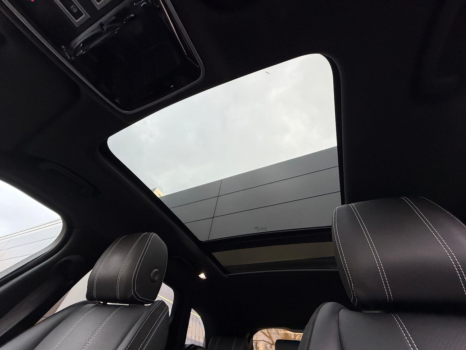 Used Land Rover Range Rover Velar 2019 for sale - 76952326: Photo 5