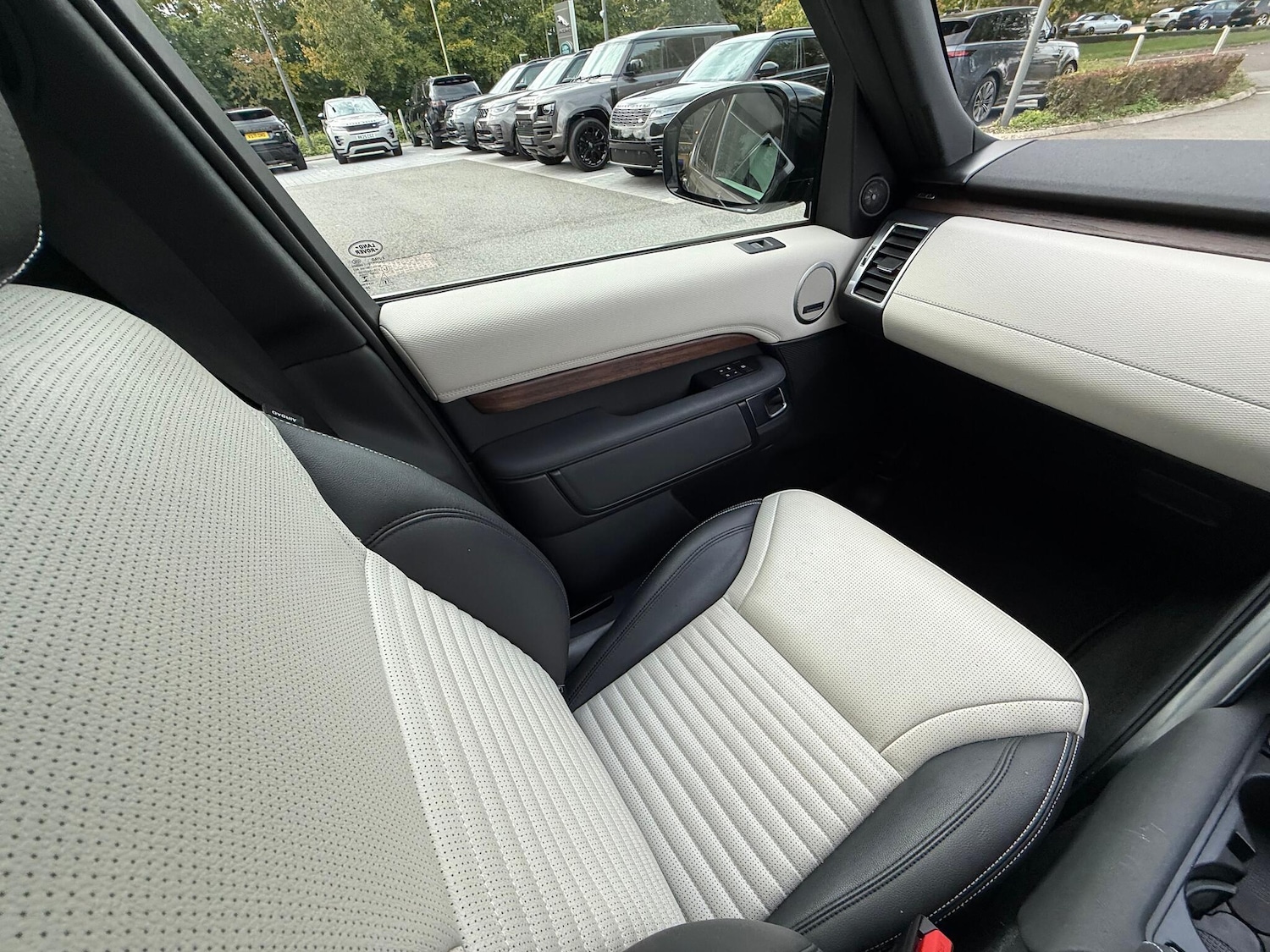Used Land Rover Discovery 2021 for sale - 76136545: Photo 12