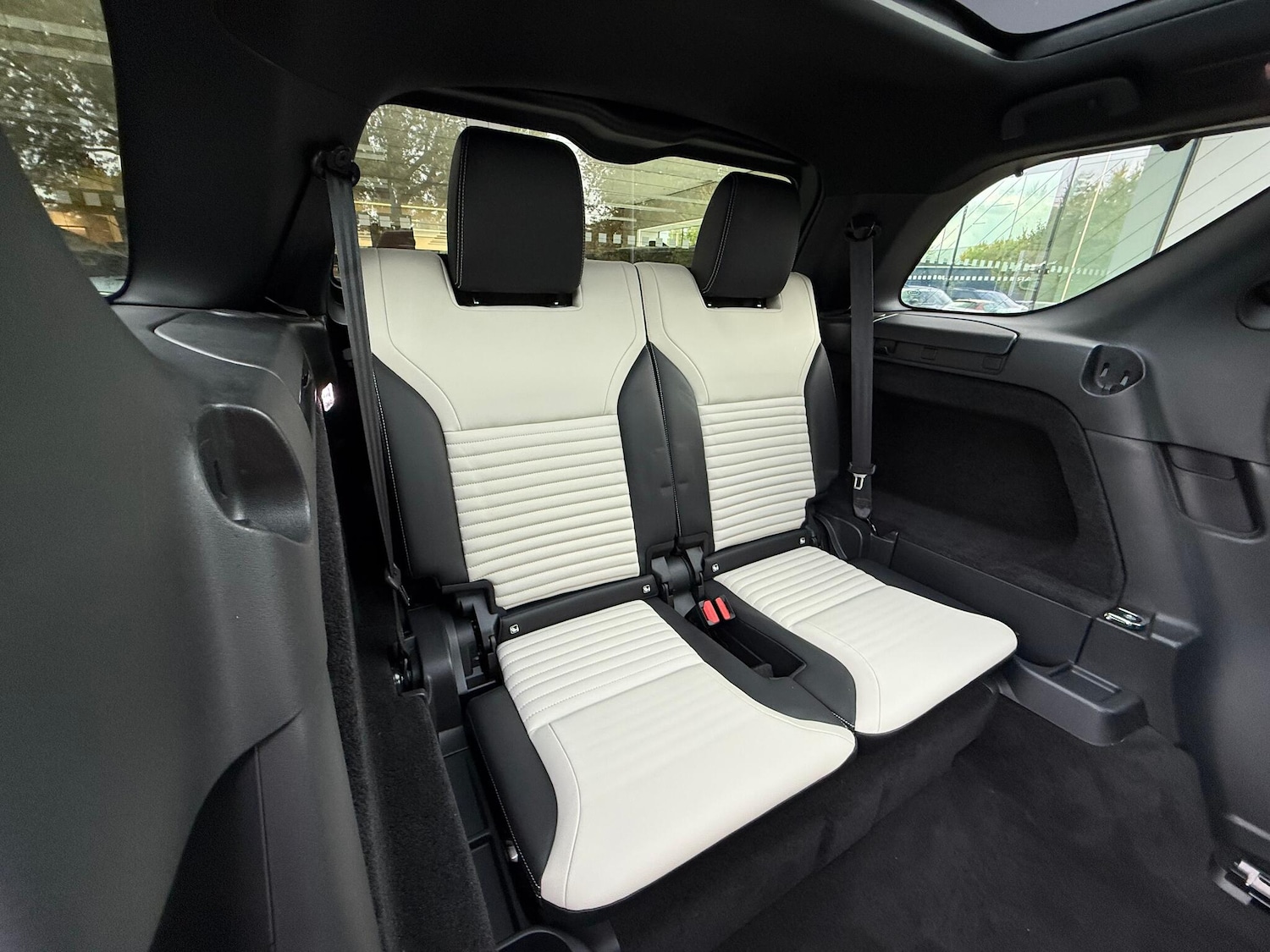 Used Land Rover Discovery 2021 for sale - 76136545: Photo 35