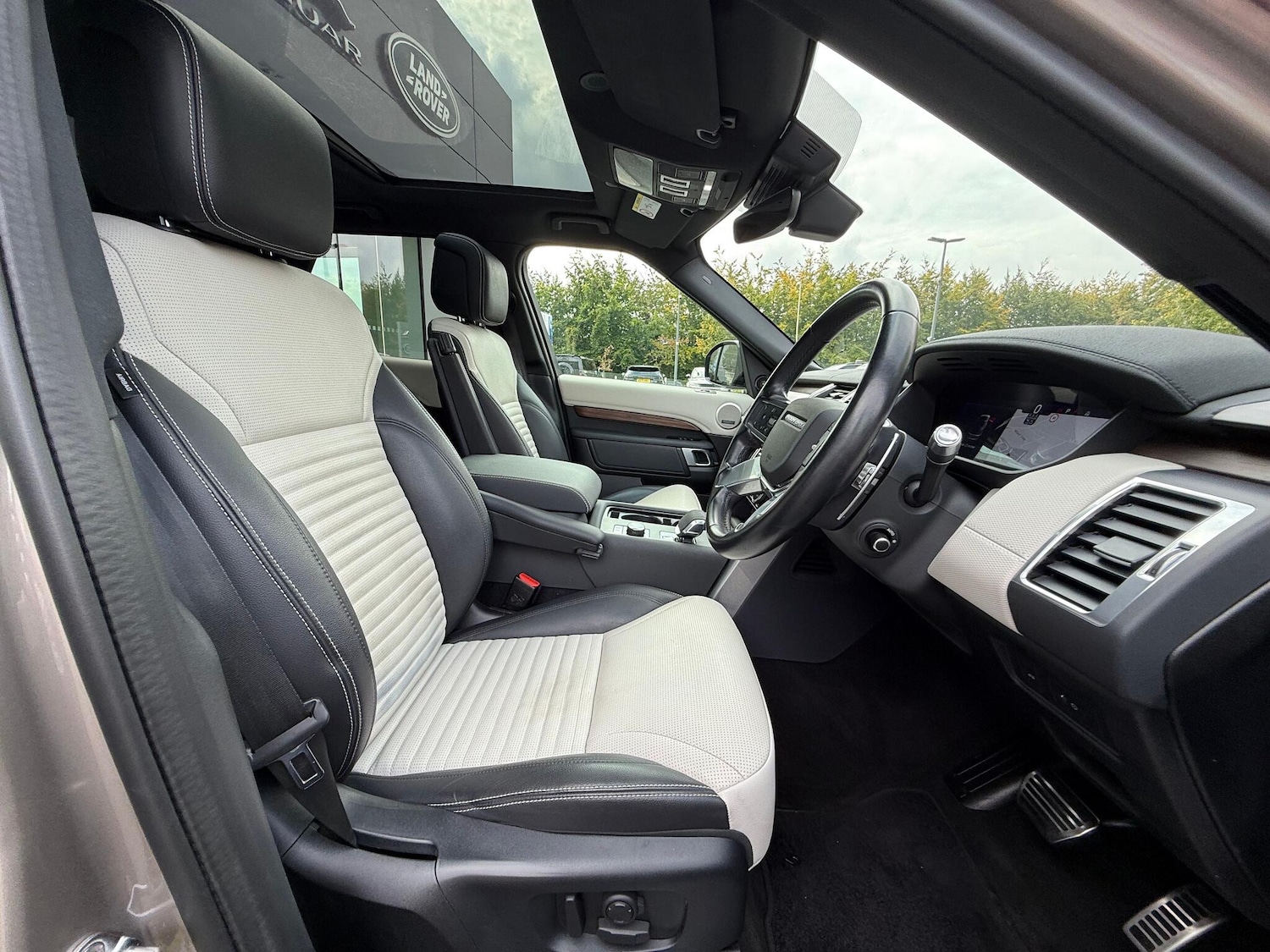 Used Land Rover Discovery 2021 for sale - 76136545: Photo 9