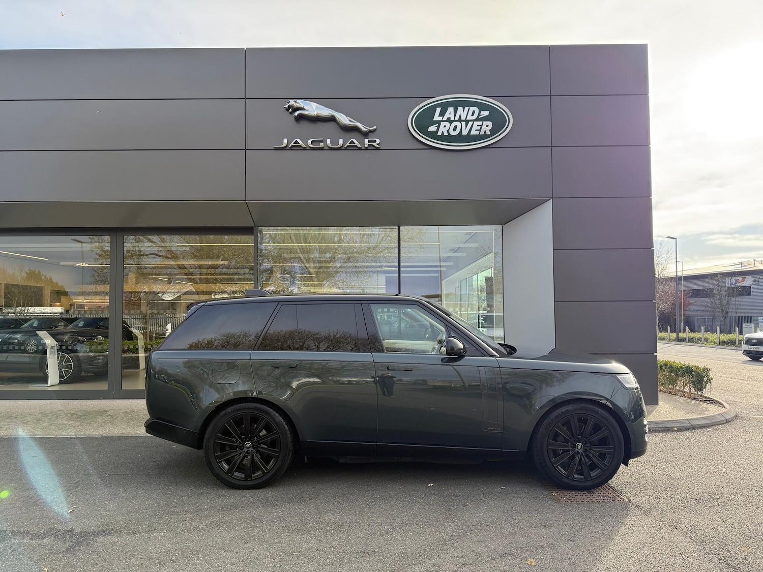 Used Land Rover Range Rover 2022 for sale - 76646264: Photo 2