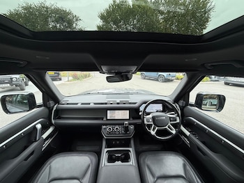 Used Land Rover Defender 110 2021 for sale - 75624152: Photo
