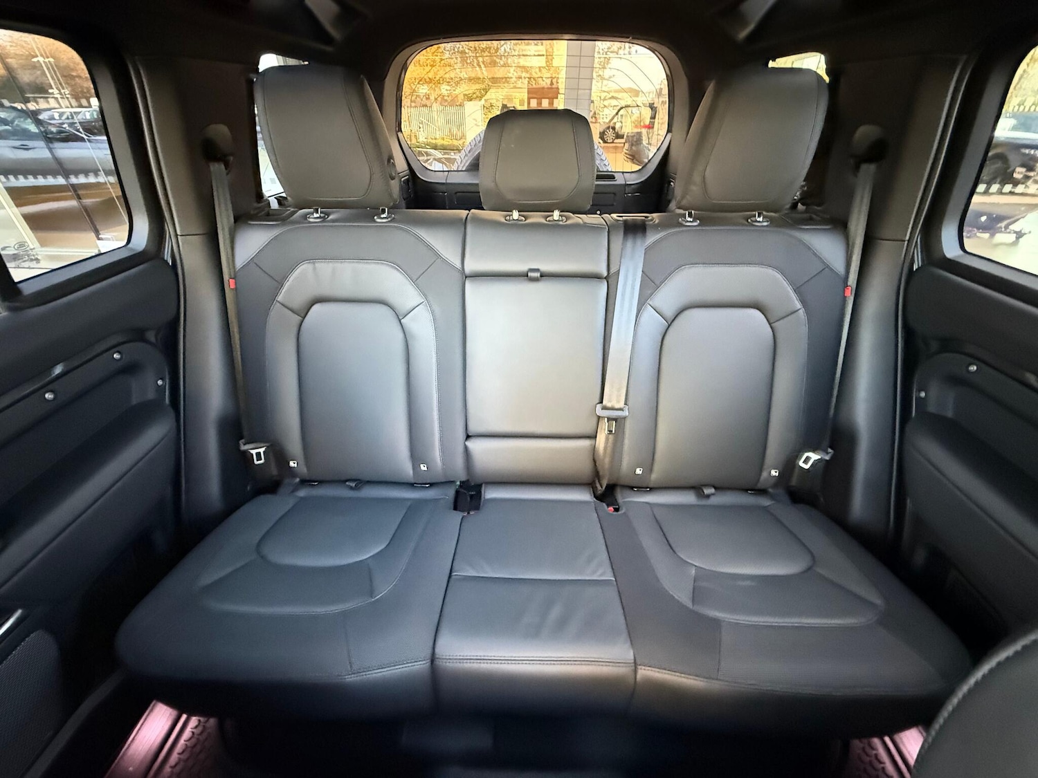 Used Land Rover Defender 2023 for sale - 77028946: Photo 11