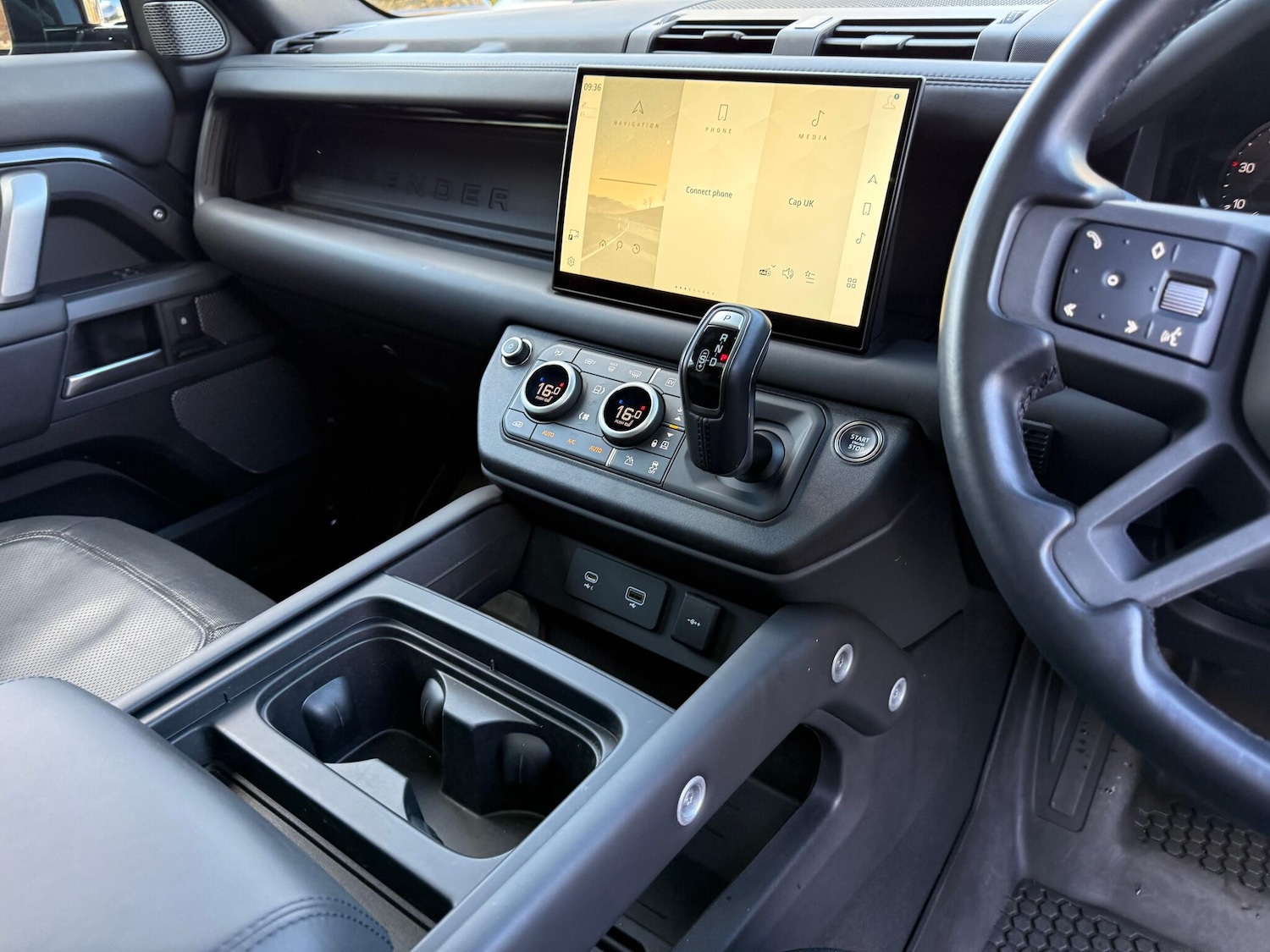 Used Land Rover Defender 2023 for sale - 77028946: Photo 19