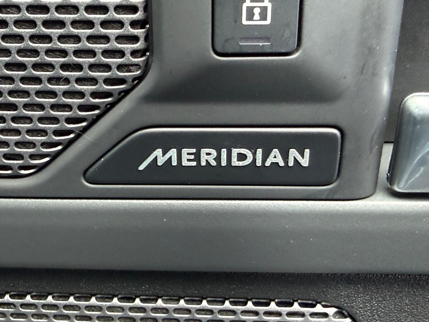 Used Land Rover Defender 2023 for sale - 77028946: Photo 22