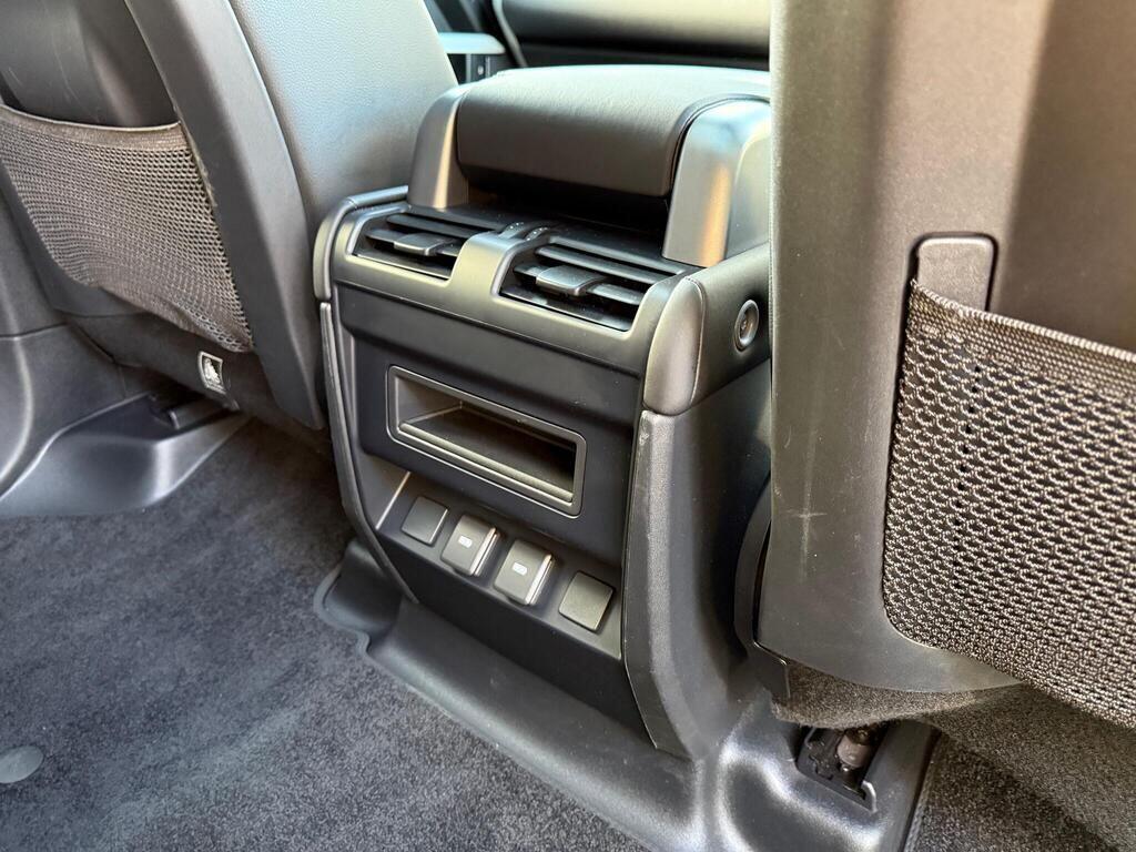 Used Land Rover Defender 2023 for sale - 77028946: Photo 38