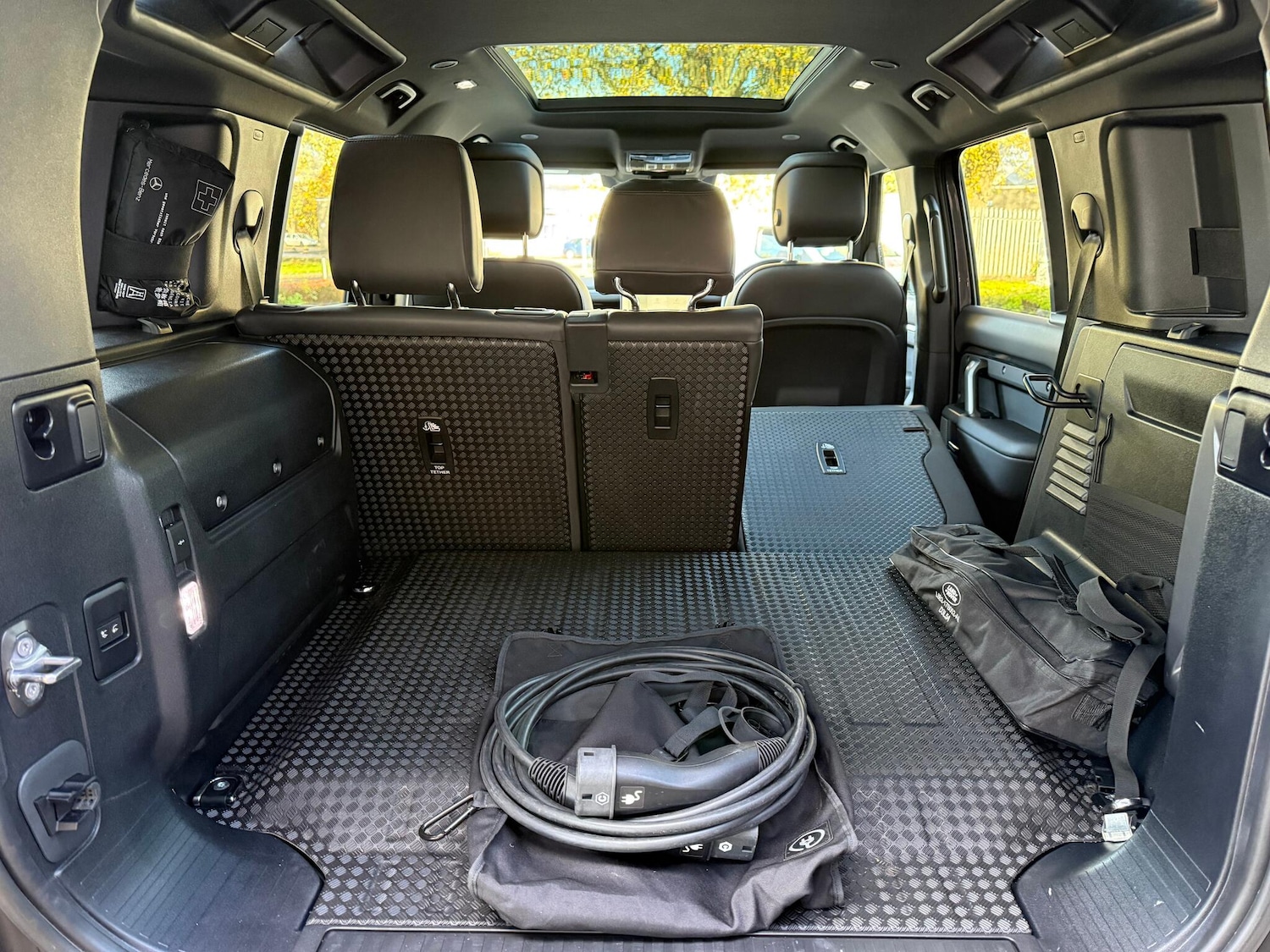 Used Land Rover Defender 2023 for sale - 77028946: Photo 43